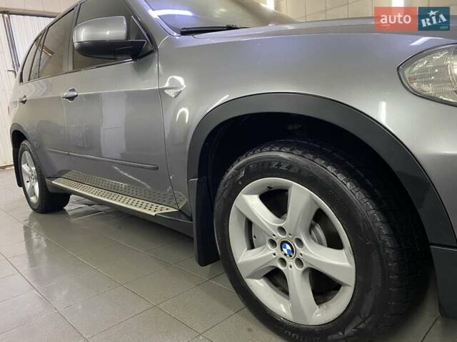 Серый БМВ Х5, объемом двигателя 3 л и пробегом 200 тыс. км за 13999 $, фото 10 на Automoto.ua
