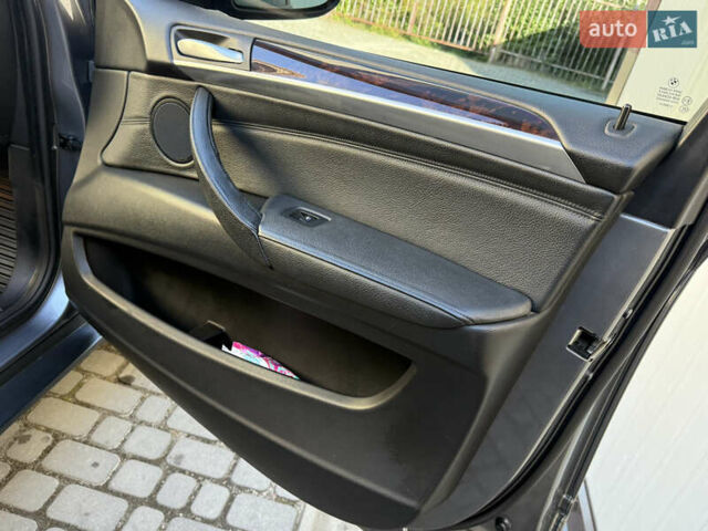 Сірий БМВ Х5, об'ємом двигуна 3 л та пробігом 260 тис. км за 11700 $, фото 47 на Automoto.ua