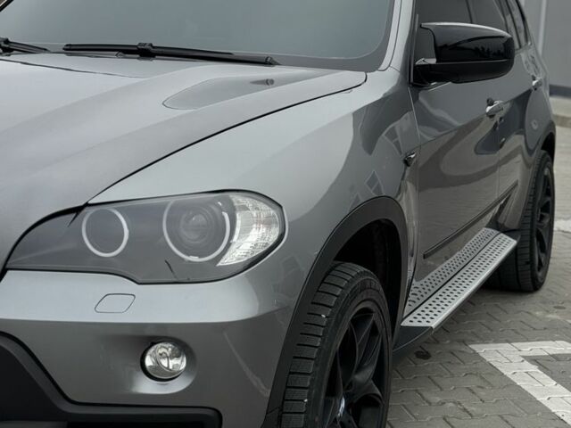 Серый БМВ Х5, объемом двигателя 3 л и пробегом 287 тыс. км за 12700 $, фото 9 на Automoto.ua