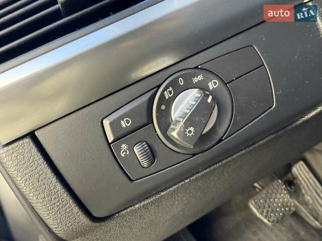 Сірий БМВ Х5, об'ємом двигуна 3 л та пробігом 260 тис. км за 11700 $, фото 41 на Automoto.ua