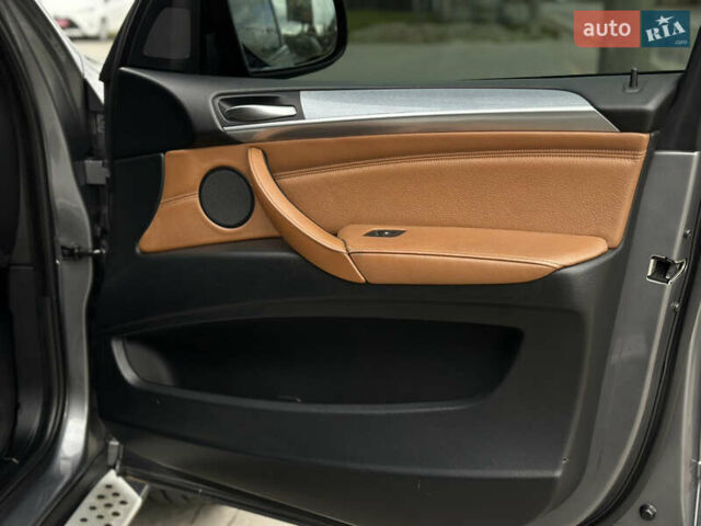 Серый БМВ Х5, объемом двигателя 3 л и пробегом 360 тыс. км за 15750 $, фото 50 на Automoto.ua