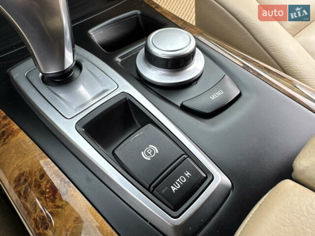 Серый БМВ Х5, объемом двигателя 3 л и пробегом 283 тыс. км за 13950 $, фото 49 на Automoto.ua