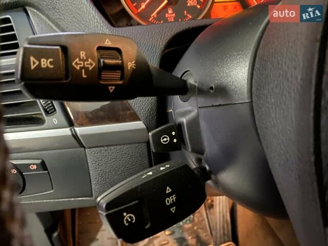 Серый БМВ Х5, объемом двигателя 3 л и пробегом 200 тыс. км за 13999 $, фото 32 на Automoto.ua