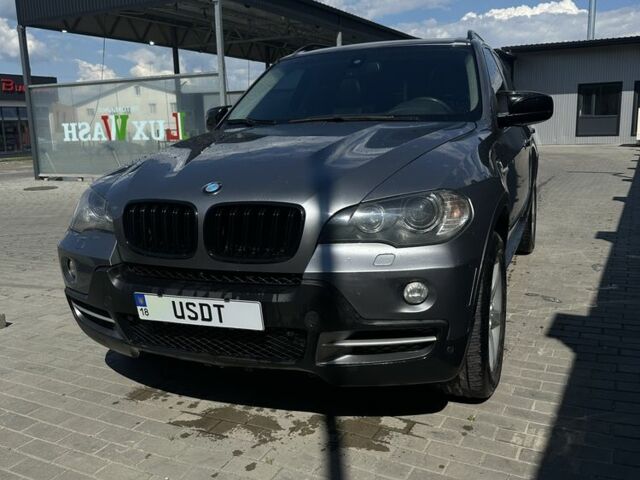 Серый БМВ Х5, объемом двигателя 3 л и пробегом 300 тыс. км за 10400 $, фото 2 на Automoto.ua