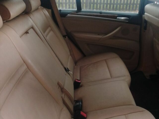 Сірий БМВ Х5, об'ємом двигуна 3 л та пробігом 300 тис. км за 8121 $, фото 5 на Automoto.ua