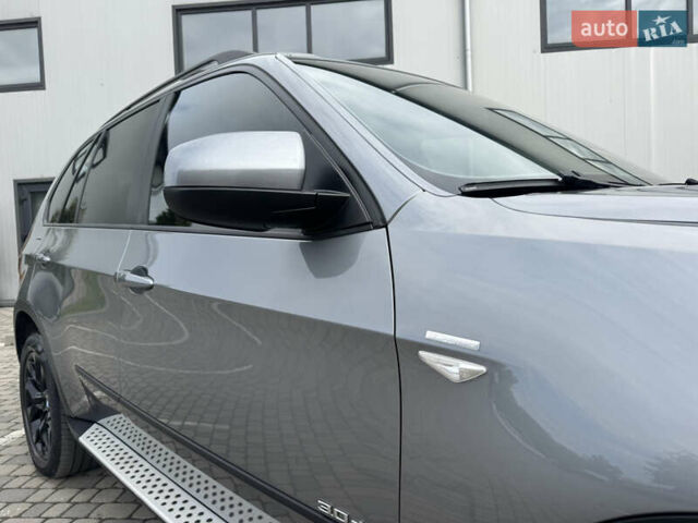 Серый БМВ Х5, объемом двигателя 3 л и пробегом 283 тыс. км за 13950 $, фото 5 на Automoto.ua