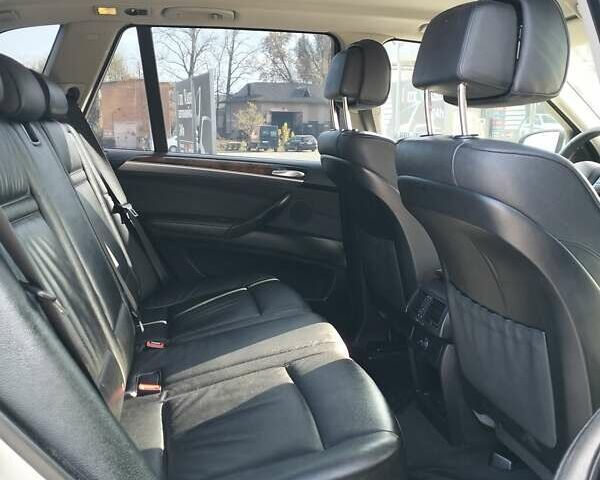 Серый БМВ Х5, объемом двигателя 3 л и пробегом 324 тыс. км за 13990 $, фото 33 на Automoto.ua