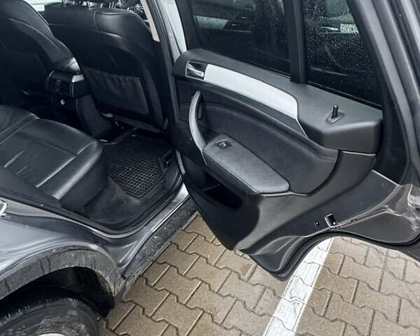 Сірий БМВ Х5, об'ємом двигуна 2.99 л та пробігом 250 тис. км за 14900 $, фото 8 на Automoto.ua
