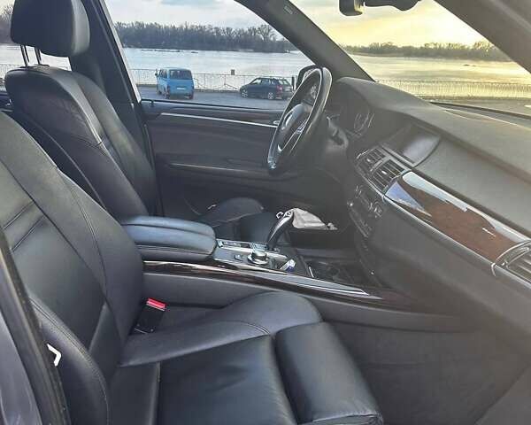 Серый БМВ Х5, объемом двигателя 3 л и пробегом 160 тыс. км за 17300 $, фото 21 на Automoto.ua
