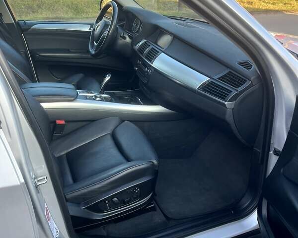 Серый БМВ Х5, объемом двигателя 3 л и пробегом 268 тыс. км за 16900 $, фото 18 на Automoto.ua