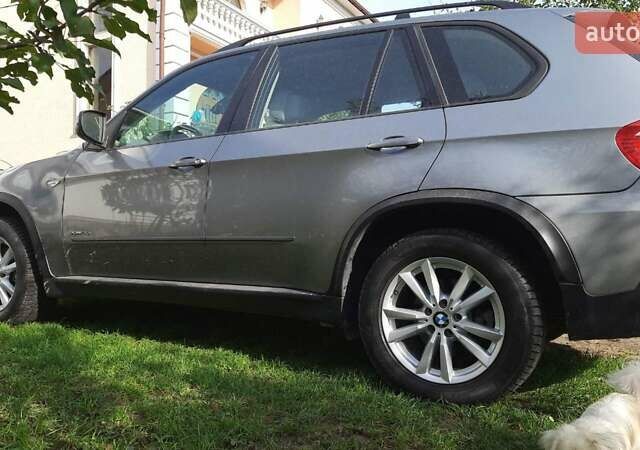 Серый БМВ Х5, объемом двигателя 3 л и пробегом 300 тыс. км за 12400 $, фото 3 на Automoto.ua