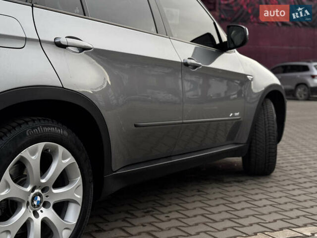 Сірий БМВ Х5, об'ємом двигуна 3 л та пробігом 265 тис. км за 16500 $, фото 45 на Automoto.ua