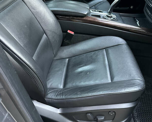 Сірий БМВ Х5, об'ємом двигуна 3 л та пробігом 265 тис. км за 12000 $, фото 22 на Automoto.ua