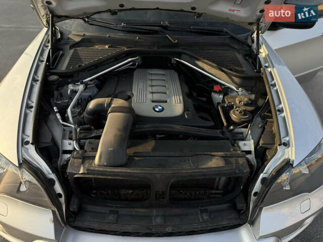 Серый БМВ Х5, объемом двигателя 3 л и пробегом 348 тыс. км за 17900 $, фото 16 на Automoto.ua
