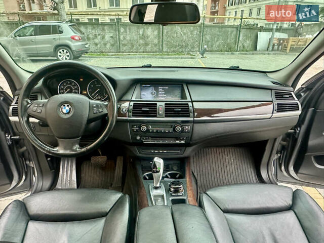 Серый БМВ Х5, объемом двигателя 4.8 л и пробегом 291 тыс. км за 10900 $, фото 28 на Automoto.ua