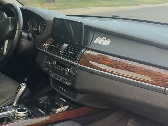 Серый БМВ Х5, объемом двигателя 3 л и пробегом 350 тыс. км за 269 $, фото 6 на Automoto.ua