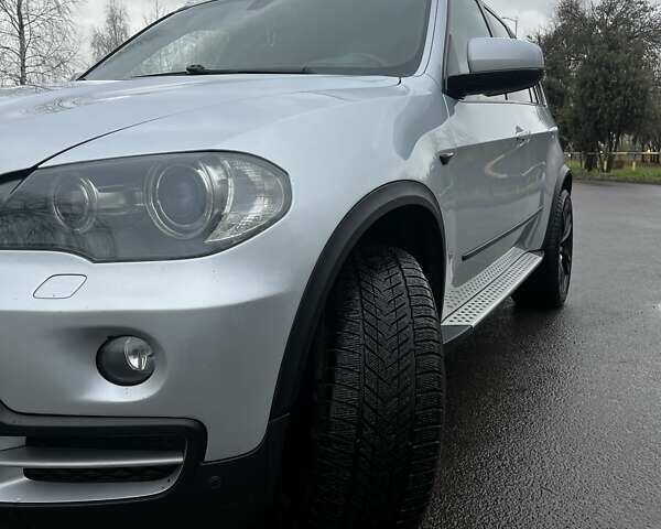 Сірий БМВ Х5, об'ємом двигуна 2.99 л та пробігом 323 тис. км за 15000 $, фото 27 на Automoto.ua