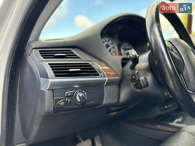 Серый БМВ Х5, объемом двигателя 3 л и пробегом 223 тыс. км за 11500 $, фото 42 на Automoto.ua