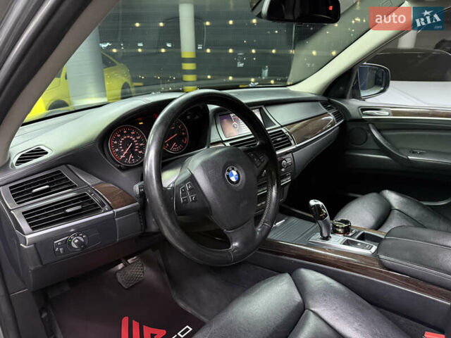 БМВ Х5 2009 в Одессе на Automoto.ua Серый БМВ Х5, объемом двигателя 4.8 л и пробегом 291 тыс. км за 9500 $, фото 19 на Automoto.ua