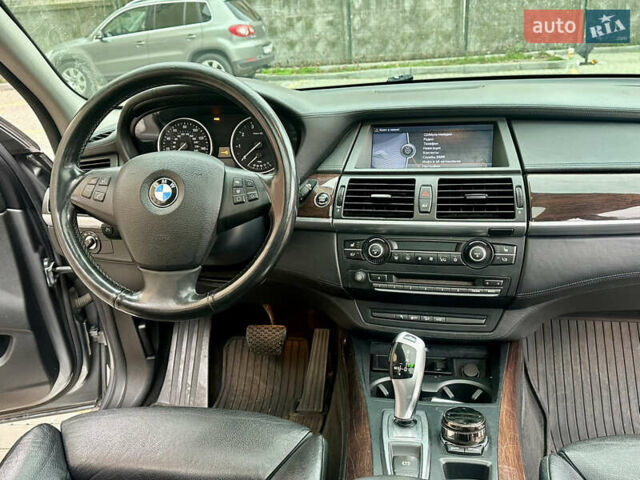 Серый БМВ Х5, объемом двигателя 4.8 л и пробегом 291 тыс. км за 10900 $, фото 29 на Automoto.ua