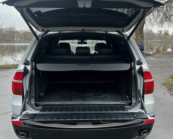 Сірий БМВ Х5, об'ємом двигуна 2.99 л та пробігом 323 тис. км за 15000 $, фото 20 на Automoto.ua