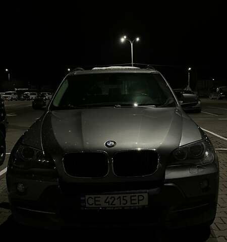 Серый БМВ Х5, объемом двигателя 3 л и пробегом 300 тыс. км за 12400 $, фото 1 на Automoto.ua