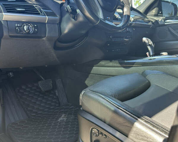 Серый БМВ Х5, объемом двигателя 3 л и пробегом 337 тыс. км за 14900 $, фото 13 на Automoto.ua