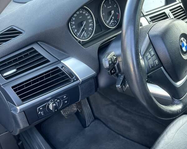 Серый БМВ Х5, объемом двигателя 3 л и пробегом 268 тыс. км за 16900 $, фото 17 на Automoto.ua
