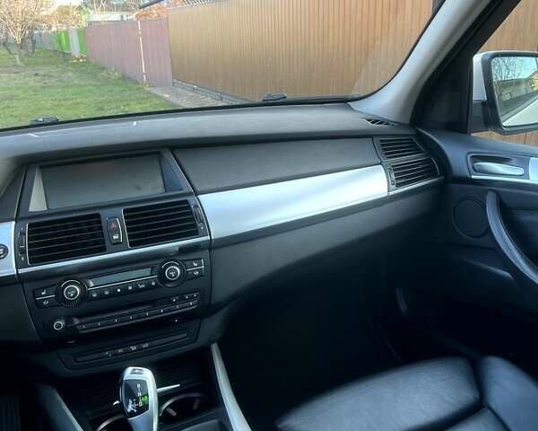 Серый БМВ Х5, объемом двигателя 3 л и пробегом 268 тыс. км за 16900 $, фото 24 на Automoto.ua