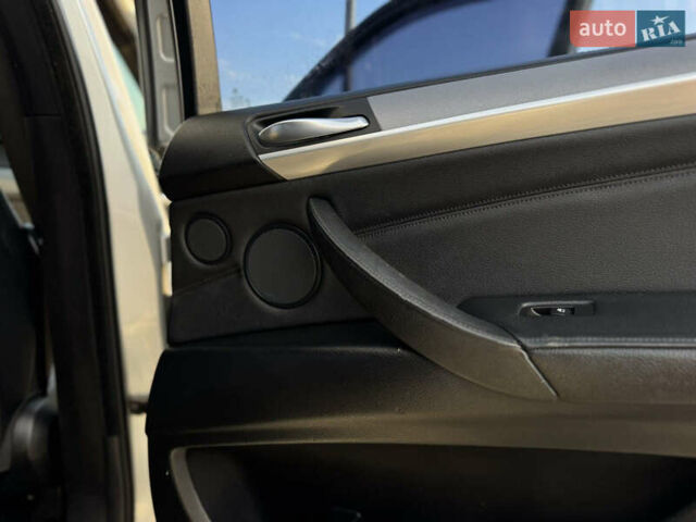 Серый БМВ Х5, объемом двигателя 3 л и пробегом 348 тыс. км за 17900 $, фото 15 на Automoto.ua