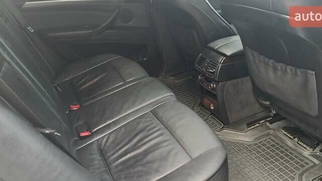 Серый БМВ Х5, объемом двигателя 3 л и пробегом 350 тыс. км за 269 $, фото 4 на Automoto.ua