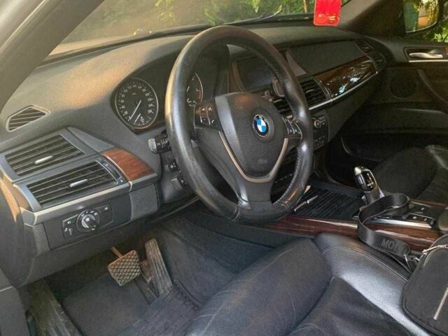 Серый БМВ Х5, объемом двигателя 3 л и пробегом 100 тыс. км за 15000 $, фото 2 на Automoto.ua