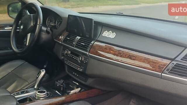 Серый БМВ Х5, объемом двигателя 3 л и пробегом 350 тыс. км за 269 $, фото 12 на Automoto.ua