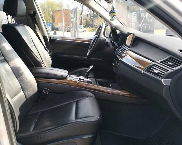 Серый БМВ Х5, объемом двигателя 3 л и пробегом 324 тыс. км за 13990 $, фото 31 на Automoto.ua