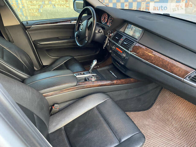 Сірий БМВ Х5, об'ємом двигуна 2.98 л та пробігом 226 тис. км за 13600 $, фото 9 на Automoto.ua