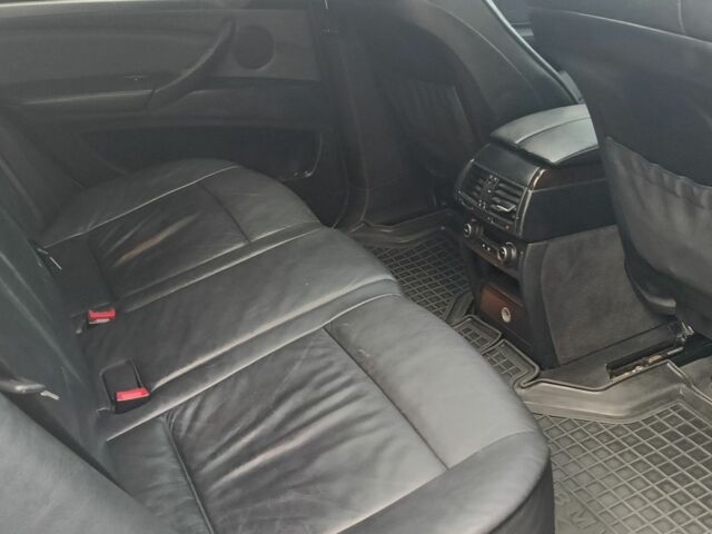 Серый БМВ Х5, объемом двигателя 3 л и пробегом 350 тыс. км за 269 $, фото 14 на Automoto.ua