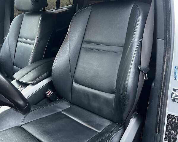 Сірий БМВ Х5, об'ємом двигуна 2.99 л та пробігом 323 тис. км за 15000 $, фото 11 на Automoto.ua