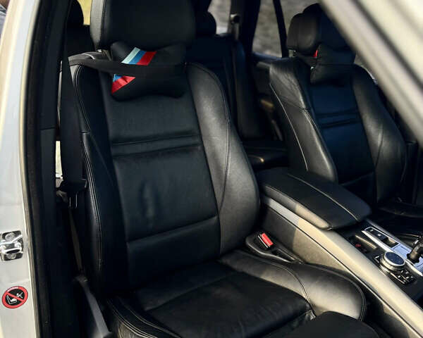 Серый БМВ Х5, объемом двигателя 3 л и пробегом 348 тыс. км за 17900 $, фото 31 на Automoto.ua