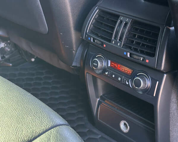 Серый БМВ Х5, объемом двигателя 3 л и пробегом 337 тыс. км за 14900 $, фото 8 на Automoto.ua