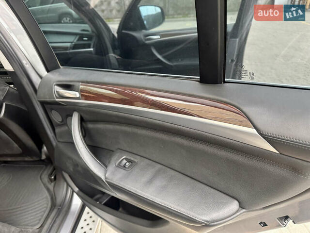 Серый БМВ Х5, объемом двигателя 4.8 л и пробегом 291 тыс. км за 10900 $, фото 46 на Automoto.ua