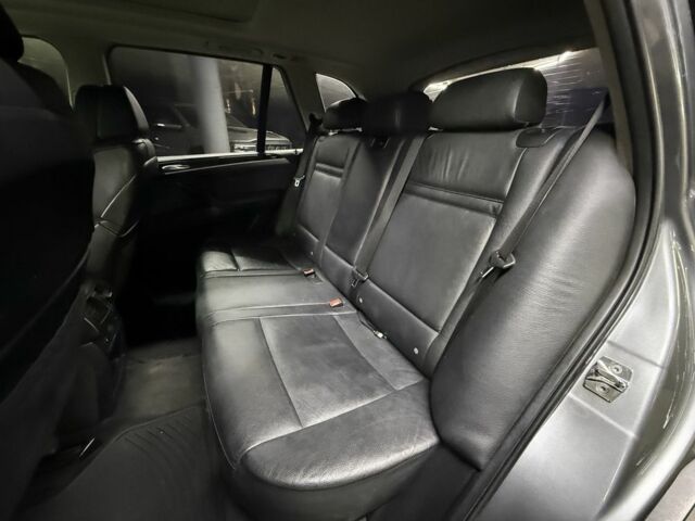 БМВ Х5 2009 в Одессе на Automoto.ua Серый БМВ Х5, объемом двигателя 4.8 л и пробегом 291 тыс. км за 9500 $, фото 17 на Automoto.ua