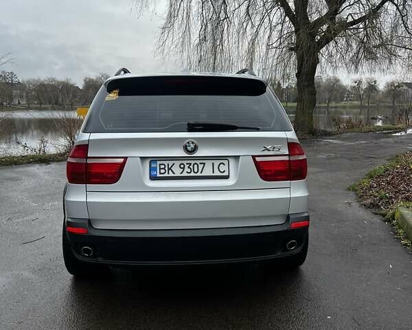 Сірий БМВ Х5, об'ємом двигуна 2.99 л та пробігом 323 тис. км за 15000 $, фото 21 на Automoto.ua