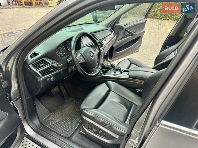 Серый БМВ Х5, объемом двигателя 4.8 л и пробегом 291 тыс. км за 10900 $, фото 36 на Automoto.ua