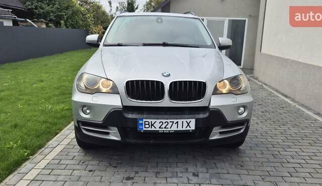 Серый БМВ Х5, объемом двигателя 3 л и пробегом 267 тыс. км за 11200 $, фото 1 на Automoto.ua