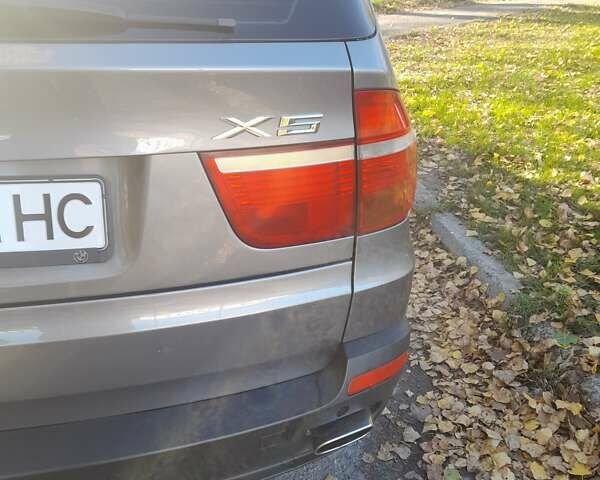 Серый БМВ Х5, объемом двигателя 3 л и пробегом 160 тыс. км за 17300 $, фото 32 на Automoto.ua