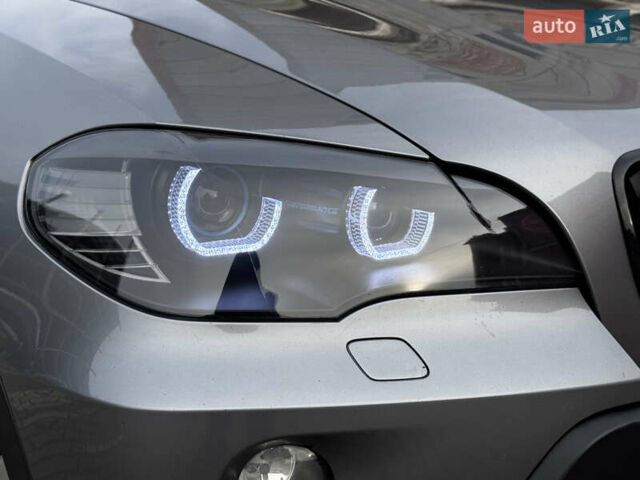 Сірий БМВ Х5, об'ємом двигуна 3 л та пробігом 265 тис. км за 16500 $, фото 48 на Automoto.ua