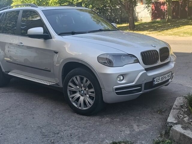 Серый БМВ Х5, объемом двигателя 3 л и пробегом 350 тыс. км за 269 $, фото 1 на Automoto.ua