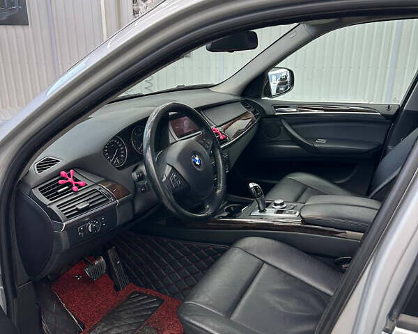 Серый БМВ Х5, объемом двигателя 3 л и пробегом 270 тыс. км за 22000 $, фото 5 на Automoto.ua