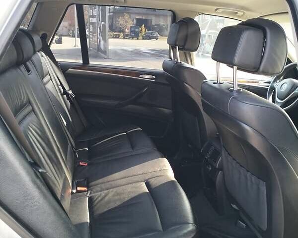 Серый БМВ Х5, объемом двигателя 3 л и пробегом 324 тыс. км за 13990 $, фото 32 на Automoto.ua
