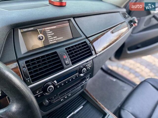 Серый БМВ Х5, объемом двигателя 2.98 л и пробегом 255 тыс. км за 15000 $, фото 18 на Automoto.ua